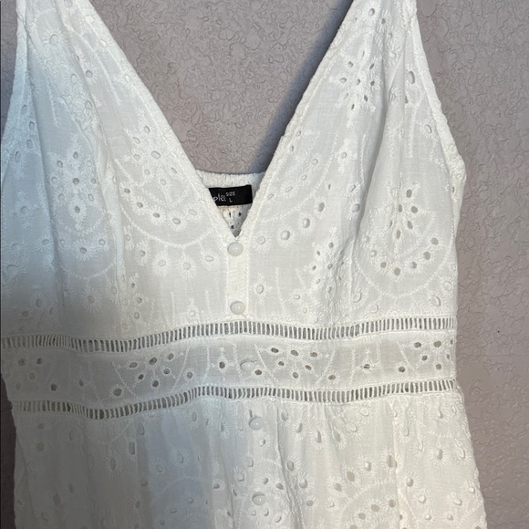 Simple White Eyelet Maxi Dress - Picture 7 of 8